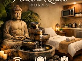 Peace and Quiet Dorm Rooms -, hotel a Miami