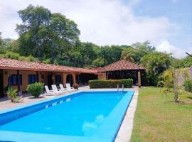 Naranjo Easy Lodge, hotel en Paquera
