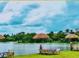 Chai Badan에 위치한 리조트 Baanrimnam Resort Lopburi