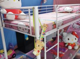 Hello Kitty Dome Beach Resort Dauin, hotel i Dauin