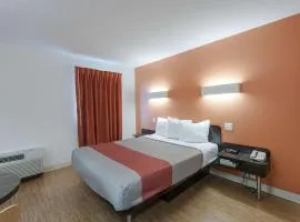 Motel 6-Brandon, MB