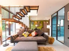 Architectural Hideaway Unique 2BR in Surbiton - Pass the Keys