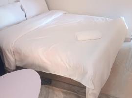 Luxe Homes, alojamiento con cocina en Meru