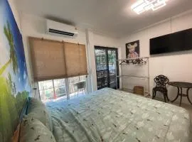 Lee Red House Homestay