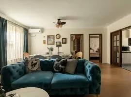 Mu En Apartment Vintage 2BR Suite - 1km to Shanghai Expo & Metro Line 7 and Line 8