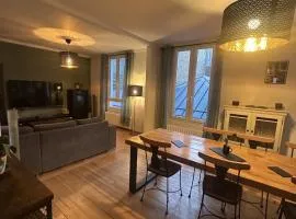 Spacious T3 centre ville Coty