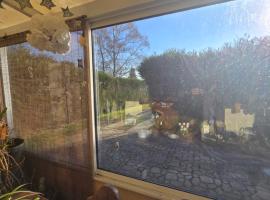 The Private House, Hotel in Paroy