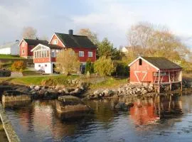 Holiday home Hemnskjel