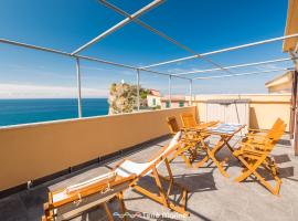 Queen of Sea, Terrazza Diamond sul Mare, hotel i Manarola