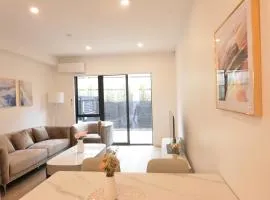 Brand New 3BR Townhouse &Free Parking &Gated Community