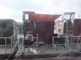 Kleines Hausboot - ideal für Ihren Angelurlaub!