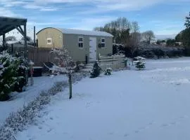 Whitethorn Shepherds Hut