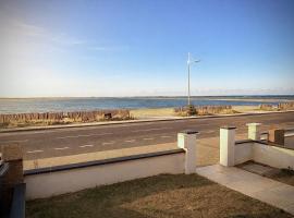 Maison vue mer, hotel in Grand-Fort-Philippe