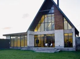 Arinest Villa with heated pool, 20 min from Yerevan