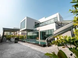 The Brick Huahin Pool Villa