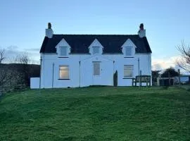 Croft House - Sleeps 4 & Mountain View