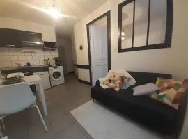 Elise en plein coeur de la ville