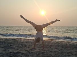 Paradise beach homestay, hotel i Alappuzha