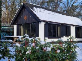 HottuB - Wellnesshuisje - Bos - Oudveluwe, hotel in Voorthuizen