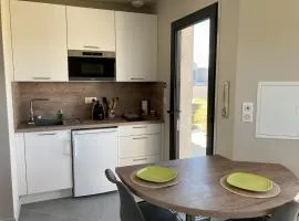 Studio neuf avec terrasse - Classé 2 étoiles