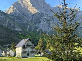 Sunhouse Valbone, hotel en Valbonë