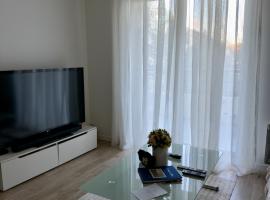 F2 cosy près Aéroport Orly et PARIS, hotel em Orly