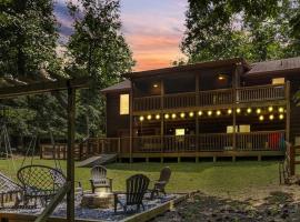 Large Cabin to Enjoy in Coosawattee River Resort, hotel i Ellijay