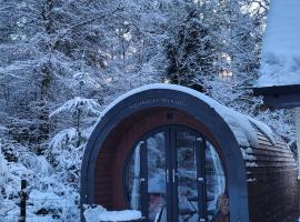 Squirrels Wood Lodge, nr Glencoe, dog friendly, Hotel in Acharra