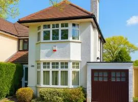 Spacious House in Ruislip Free Parking Near Tube