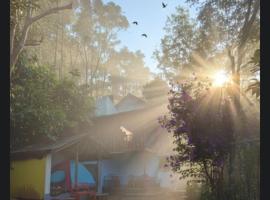 munnar Green portico Cottage MuNnAr #MUNNAR #Parking # campfire # brackfast #best budget COTTAGE MUNNAR，位于Anachal的酒店