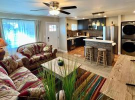The Whiskey Row Bungalows - Steps to Downtown!, hotel em Prescott