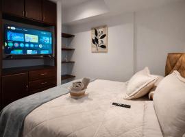 Aparta-estudio acogedor con balcón y parqueadero junto a la UPTC, Tunja, hotel em Tunja