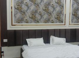 Gurukripa rooms rooftop party hall, Hotel in Harsola