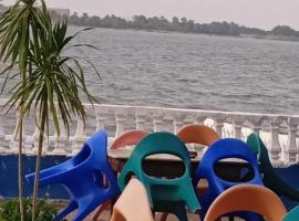 شقة الساحل, hotel v destinaci Shakshuk