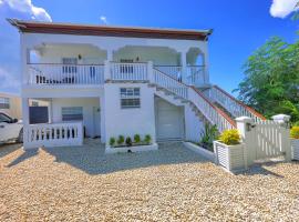 Ocean View Hillside Apartment, Hotel in Wheeland Settlement