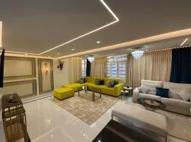 Grand appartement de luxe en triplex Boulevard, plein centre-ville de Tanger