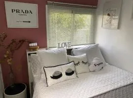 Relaxation guaranteed, equipped and cozy studio, sea view