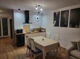 Agrobiskupin Kaczmarek, hotel en Gąsawa