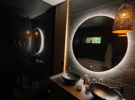 Luxury Villa in Lyngdal, hotel em Lyngdal