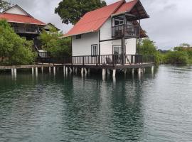 Six Pillars Resort, hotel em Bastimentos