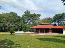 Chacara castanheira, Hotel in Ariquemes