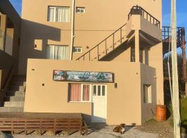 Alojamiento Goos, хостел в городе Пуэрто-Пирамидес