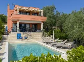 Apartment Serenity with Private Pool Near the Beach