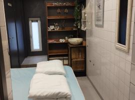 Voormalige Gevangenis Cel bij B&B Gezond aan Zee - Toegang Wellnesstuin meerprijs, hotel em Ouddorp