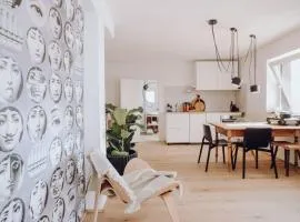 Cloud9 Boutique Apartment