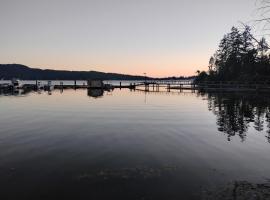 Sunny Shores Sooke Motel & Camping Resort, hotel en Sooke