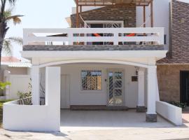 Casa del Mar Malin, hotel in Ballenita