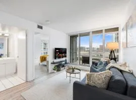 Modern 2BR 2BA Downtown Condo w Free Parking