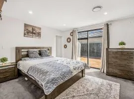 Luxury Family Friendly 4 Bed in Wigram