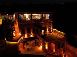 Kayaharman cave otel, hotel em Nar